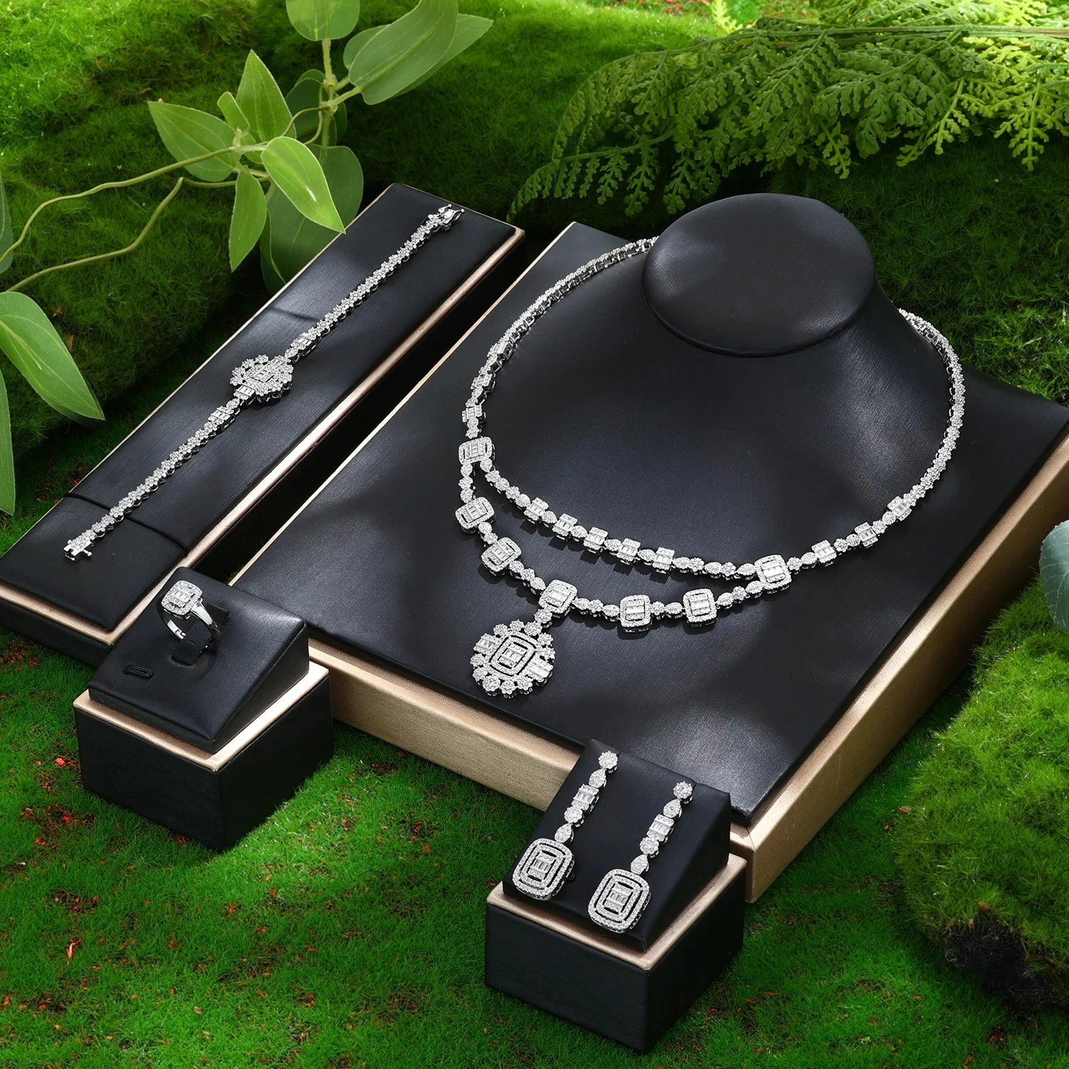 Luxury Zirconia Flower Pendant Bridal Jewelry Set